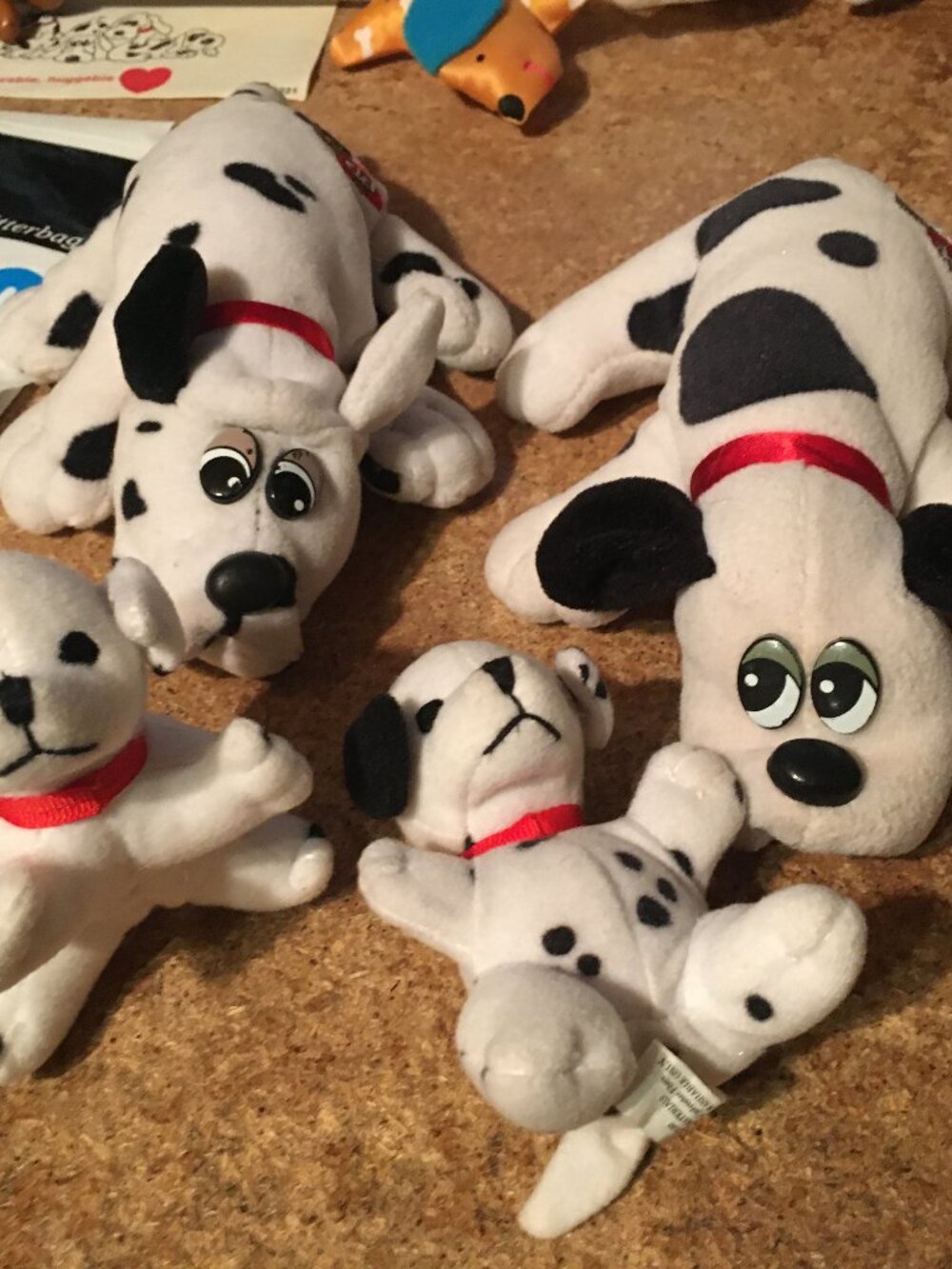 BIG LOT OF 30+ PUPPY DOG FIGURES PLUSH ENESCO POUND PUPPIES MCGRUFF JAPAN - Picture 12 of 16